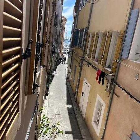 A La Apartment