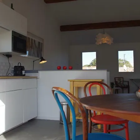 A La Apartment