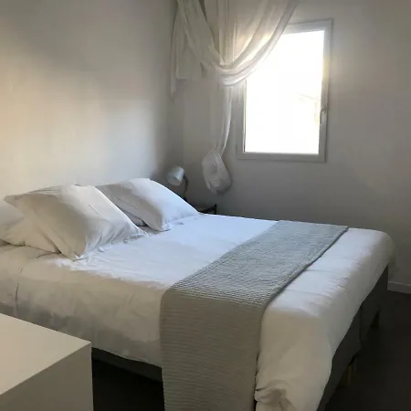 A La Apartment *
