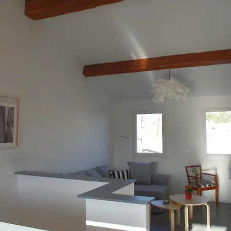 A La Apartment