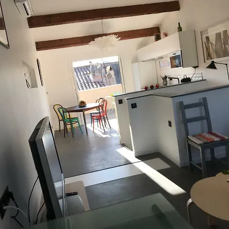 A La Apartment