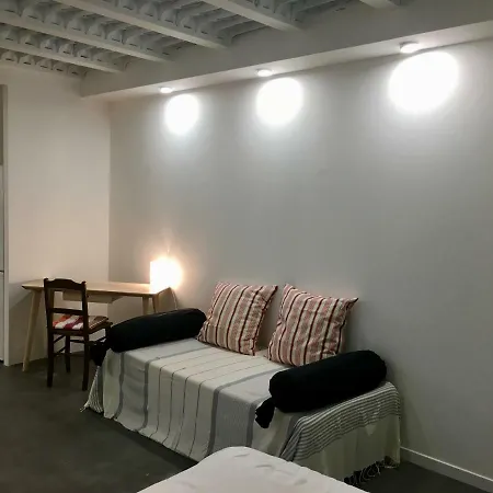 Apartment A La *